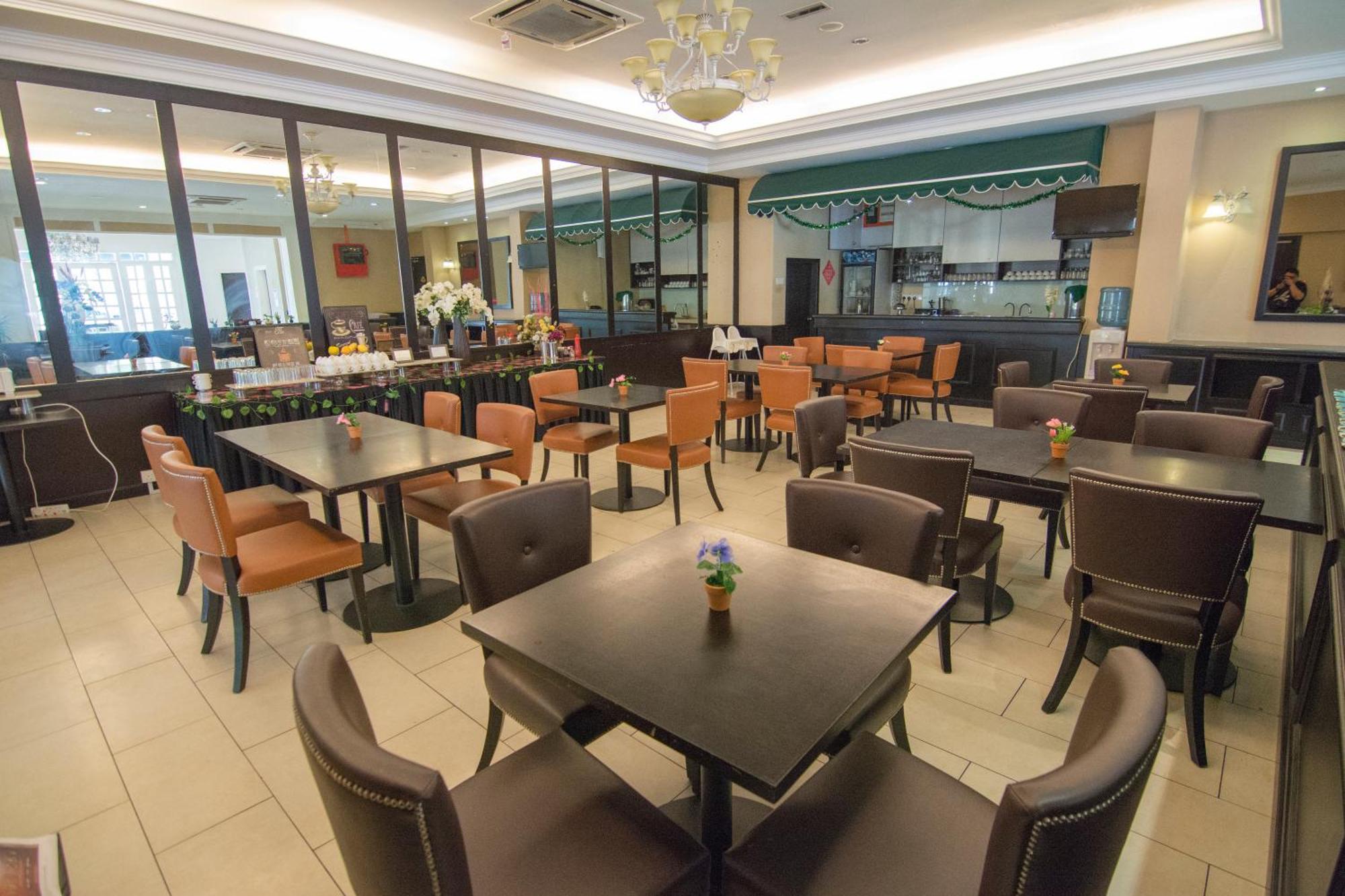 Merdeka Hotel Клуанг Экстерьер фото