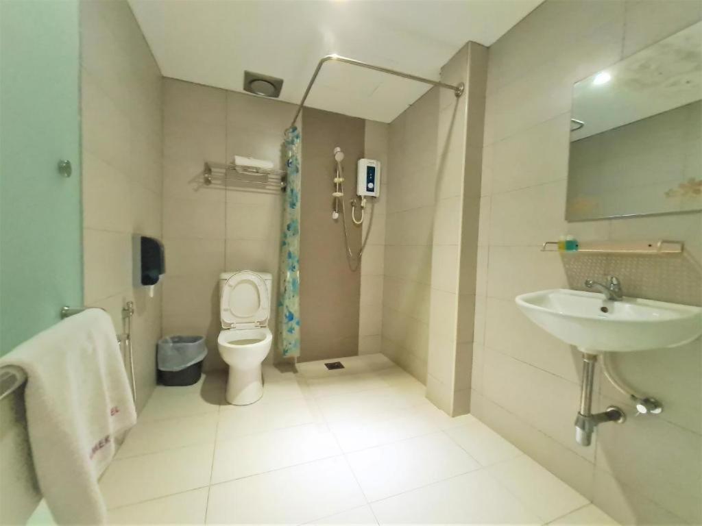 Merdeka Hotel Клуанг Экстерьер фото