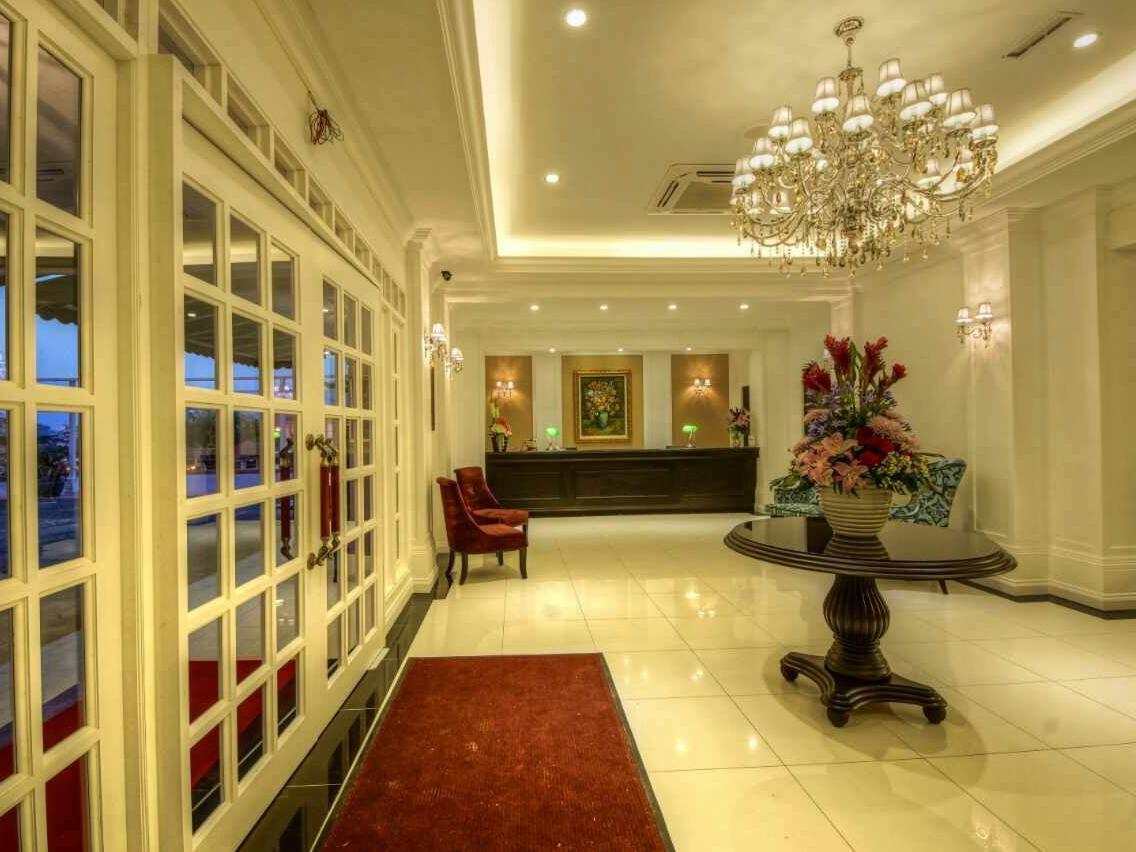 Merdeka Hotel Клуанг Экстерьер фото