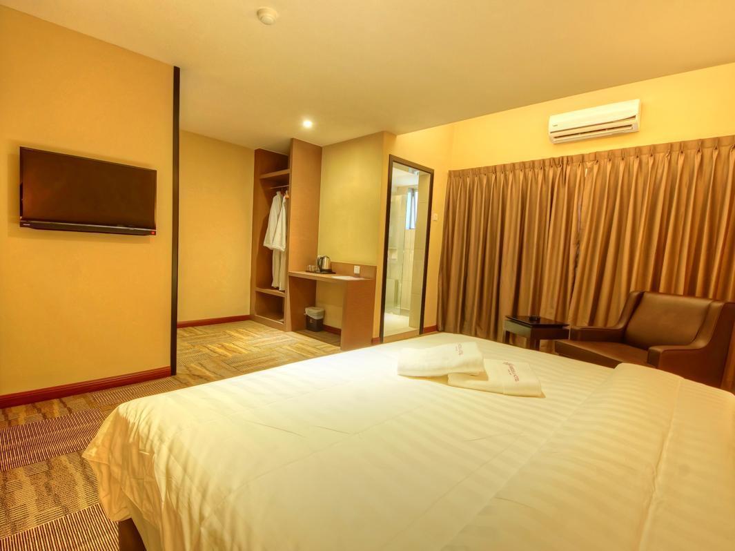 Merdeka Hotel Клуанг Экстерьер фото